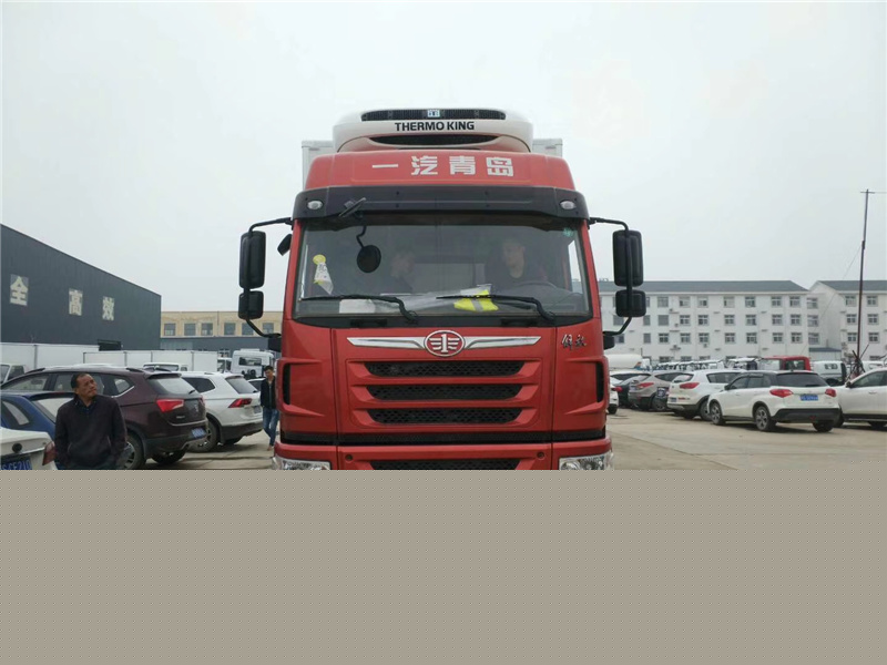 解放捍V小三軸冷藏車